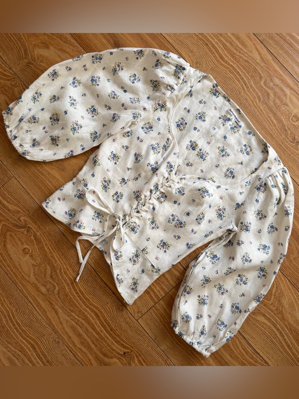 [reformation] barrett linen floral top - Picture 7 of 11